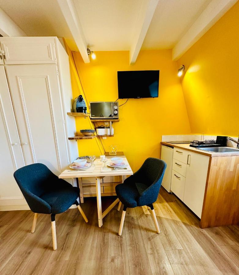 Studio Hissez Haut - Idealement Place, Plage, Restaurants, Commerces トルヴィル＝シュル＝メール エクステリア 写真